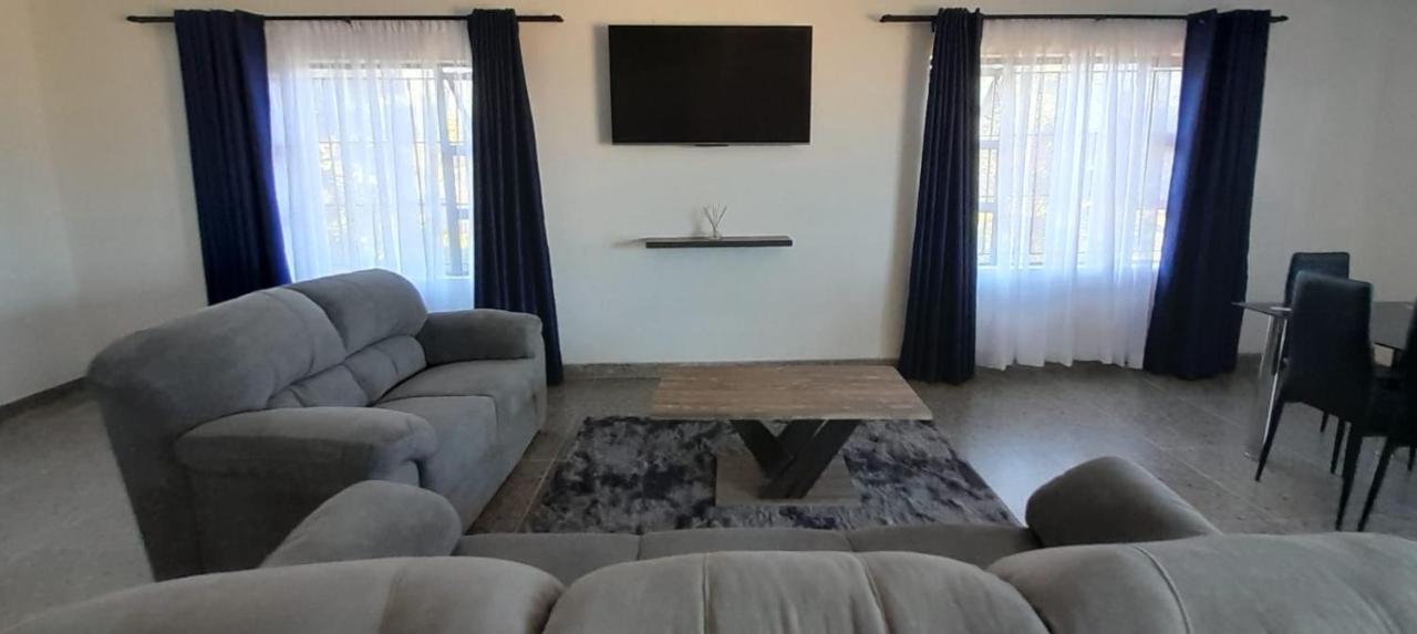 The Wishing Well Guest House Self-Catering พอร์ตเอ็ดเวิร์ด ภายนอก รูปภาพ